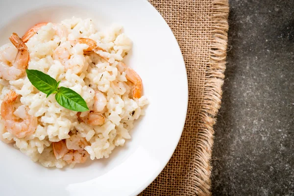 Risoto italiano com camarões — Fotografia de Stock