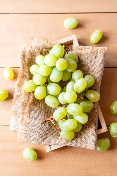 taze yeşil üzüm