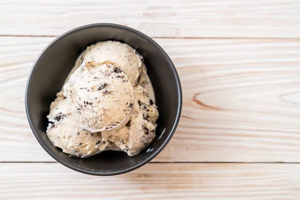 Cookies en cream ice cream bowl — Stockfoto