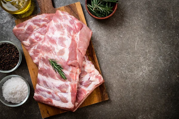 Costillas de cerdo crudas frescas — Foto de Stock