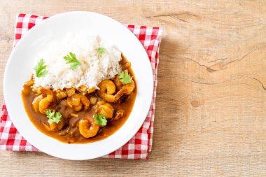 Pirinç Köri soslu karides