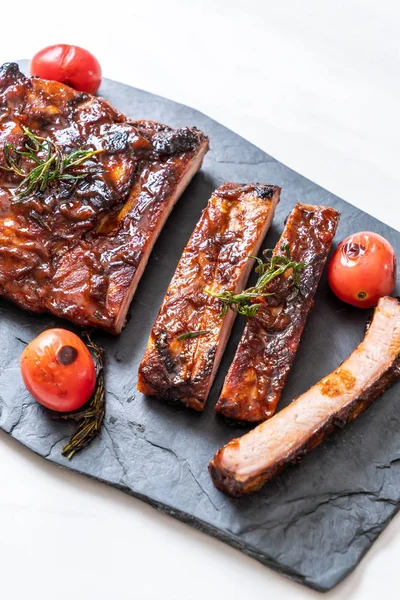 Grillad barbecue revben fläsk — Stockfoto