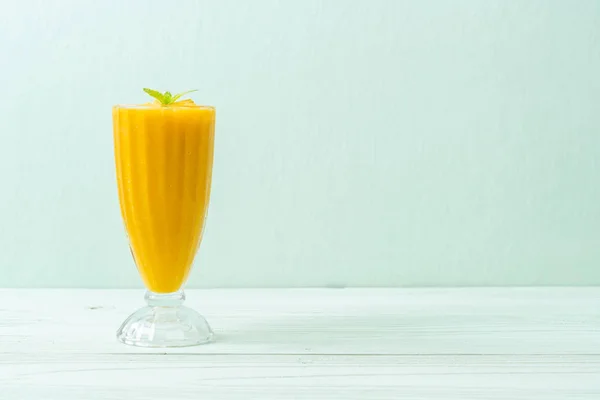 Frullati di mango fresco — Foto Stock