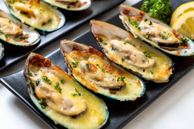 peynir pişmiş midye  