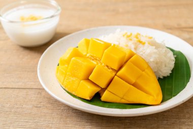 yapışkan pirinç ile mango