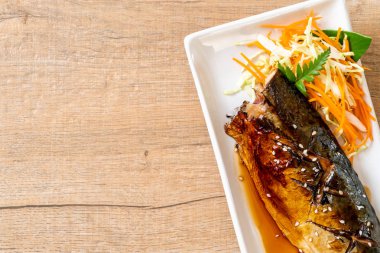 Teriyaki soslu ızgara Saba balık biftek