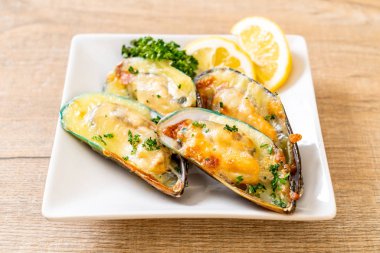 peynir pişmiş midye  