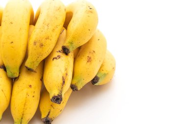 Beyaz arkaplanda izole edilmiş muz