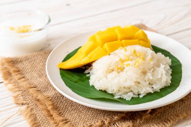 yapışkan pirinç ile mango