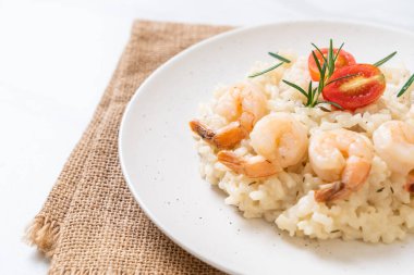 karides ile İtalyan risotto