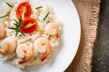 karides ile İtalyan risotto