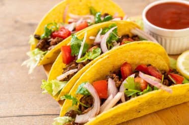 et ve sebze ile tacos 