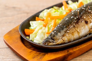 Teriyaki soslu ızgara Saba balık biftek