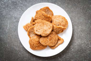 Vietnamca domuz sosisi kızarmış