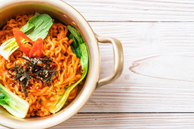 sebze ve kimchi Koreli anlık erişte