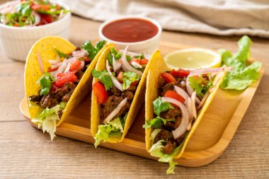 et ve sebze ile tacos 