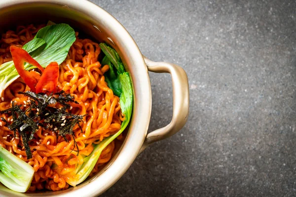 sebze ve kimchi Koreli anlık erişte