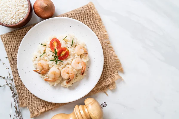 Risoto italiano com camarões — Fotografia de Stock