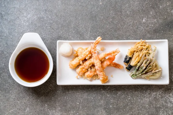 sebzeli karides tempura (hırpalanmış kızarmış karides)