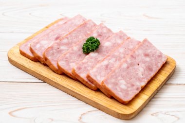 dilimlenmiş domuz pastırması Barbekü