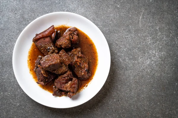 Guisado de porco com ervas — Fotografia de Stock