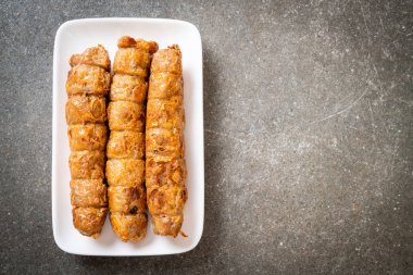 Derin kızarmış Yengeç rulo