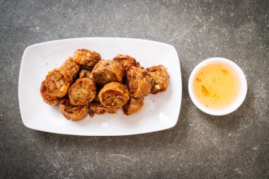 Derin kızarmış Yengeç rulo