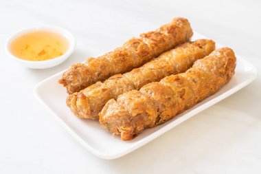 Derin kızarmış Yengeç rulo