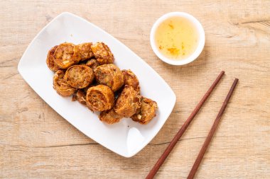 Derin kızarmış Yengeç rulo