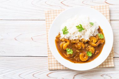 Pirinç Köri soslu karides