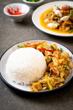 Toz köri pirinç kızarmış yengeç