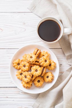 ananas reçeli ile bisküvi