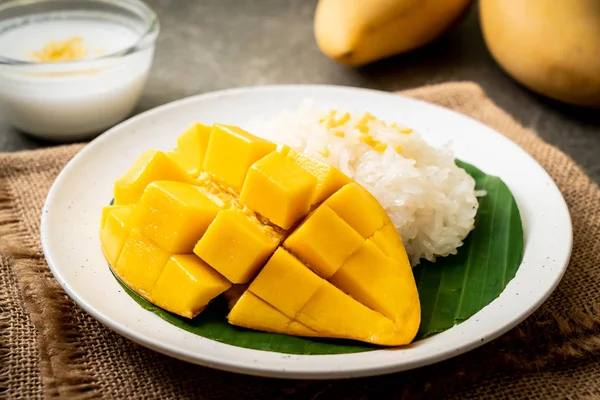 yapışkan pirinç ile mango