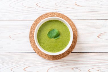 Ispanak çorba kasesi