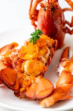 Istakoz kuyruğu biftek sosu ile