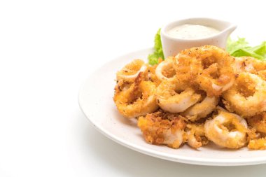 Kızarmış squids ve soslu ahtapot (kalamar)