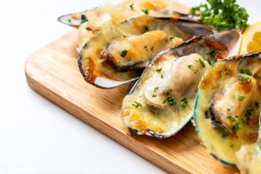 peynir pişmiş midye  