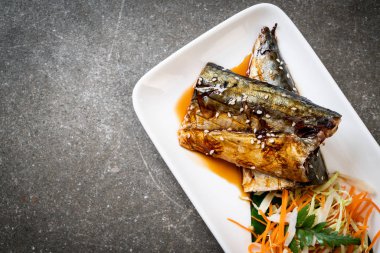 Teriyaki soslu ızgara Saba balık biftek