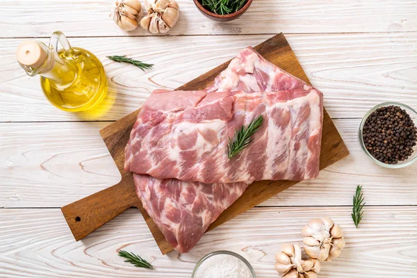 Costillas de cerdo crudas frescas — Foto de Stock