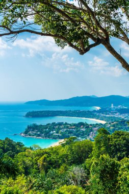 Tropikal plaj manzarası, Karon view Phuket, Tayland gelin