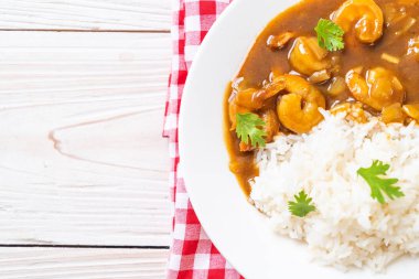 Pirinç Köri soslu karides