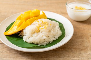 yapışkan pirinç ile mango