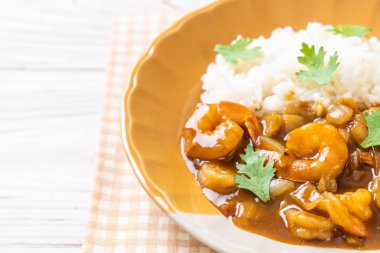 Pirinç Köri soslu karides