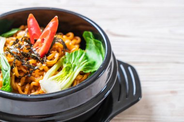 sebze ve kimchi Koreli anlık erişte