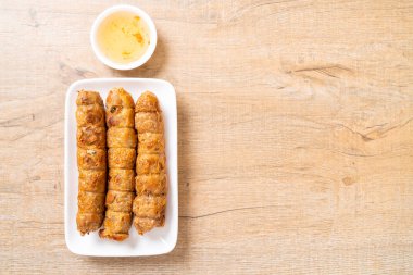 Derin kızarmış Yengeç rulo