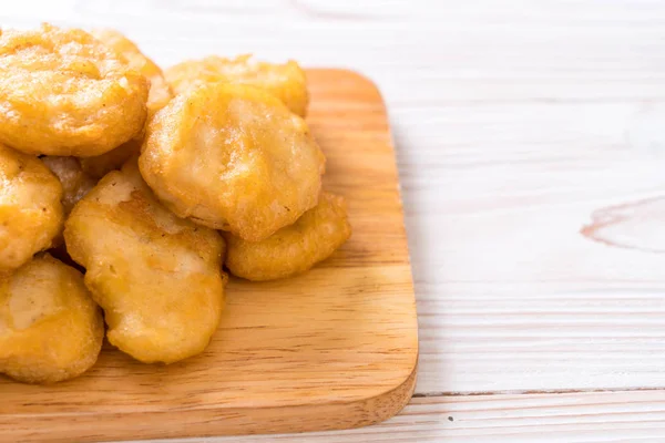 Chicken Nuggets mit Sauce — Stockfoto