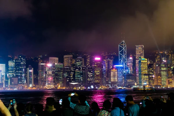 Hong kong city skyline bei Nacht und erleuchten — Stockfoto