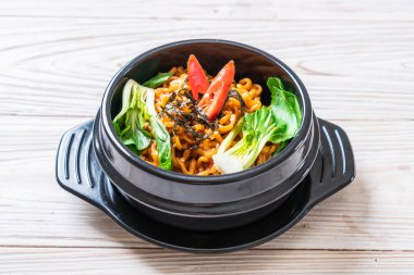 sebze ve kimchi Koreli anlık erişte