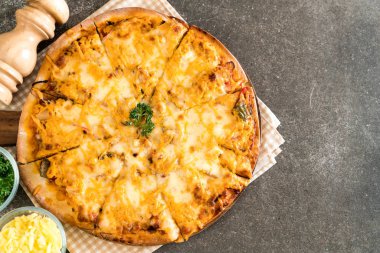 pizza bin ada soslu tavuk ızgara