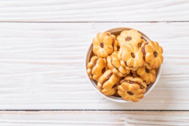 ananas reçeli ile bisküvi